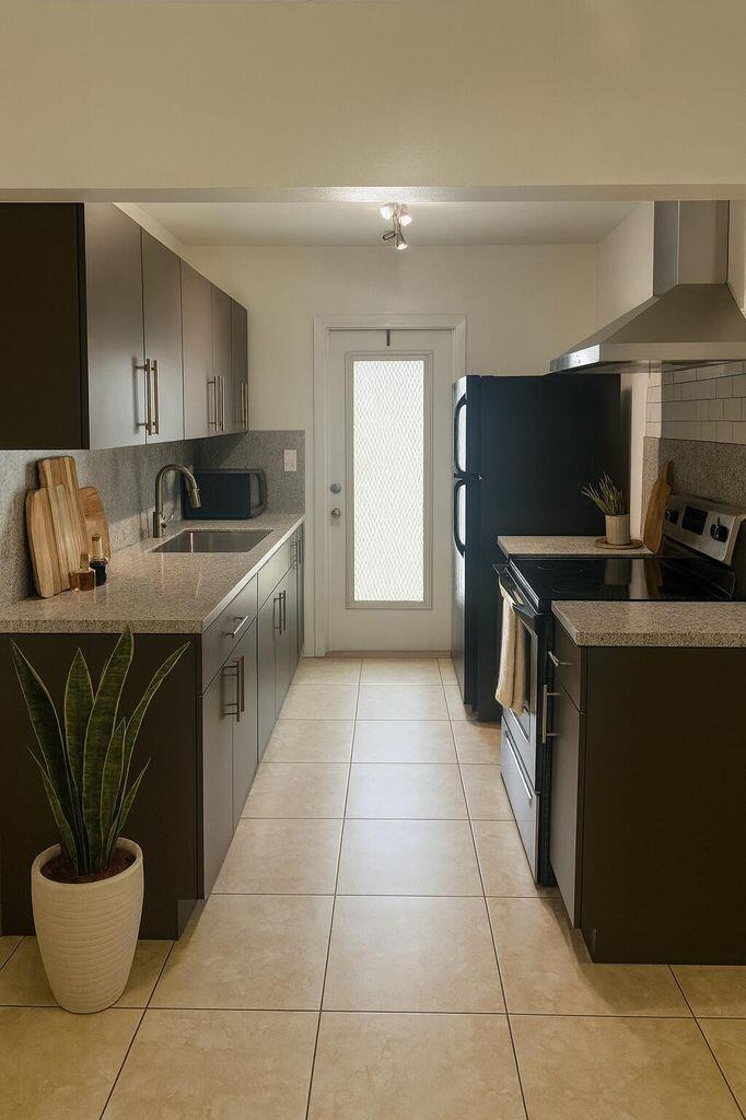 SOUTH SIDE PARK - Residential Lease