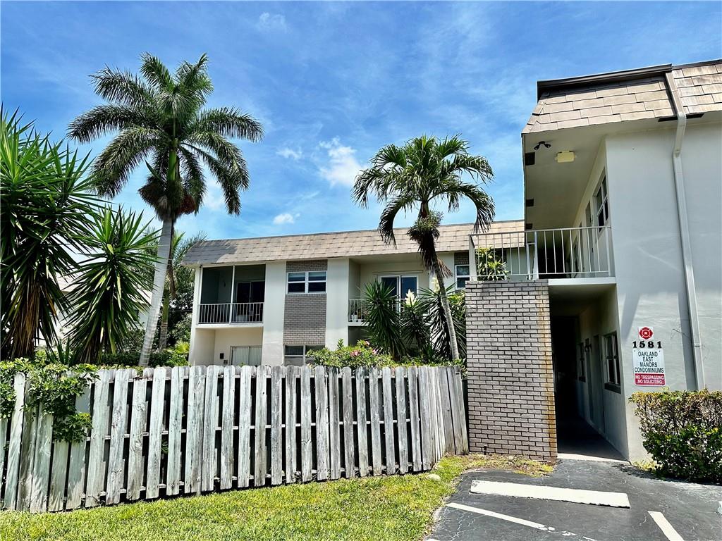 OAKLAND EAST MANORS - Residential