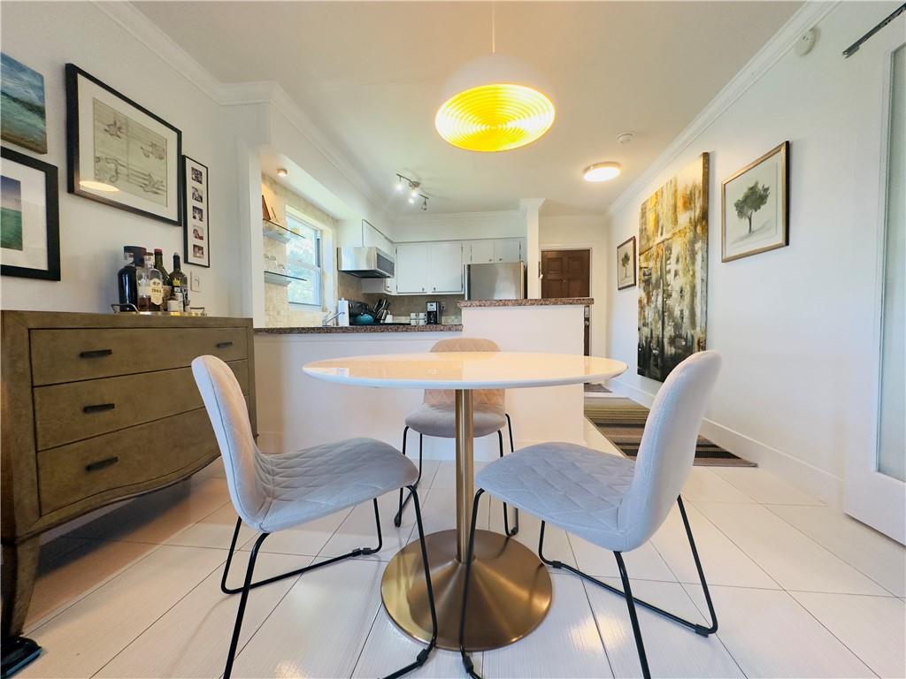 OAKLAND EAST MANORS - Residential