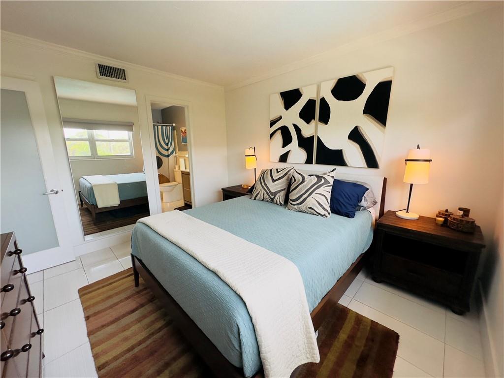 OAKLAND EAST MANORS - Residential