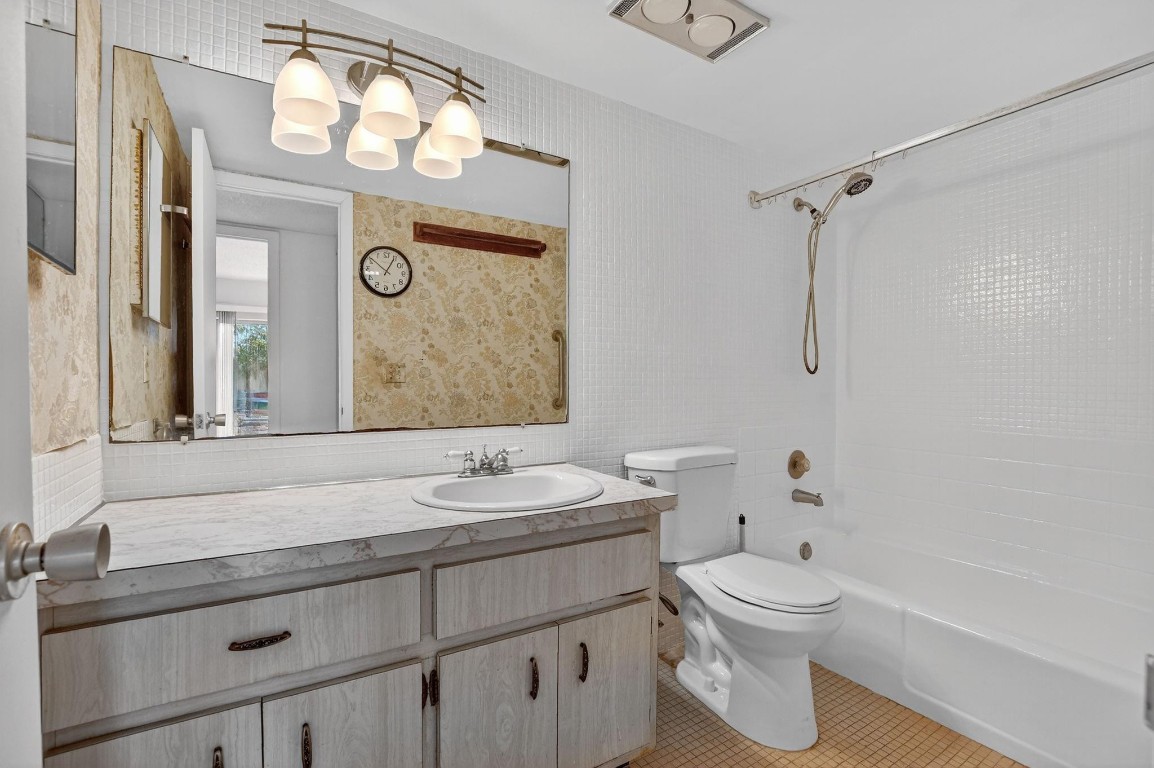 HILLSBORO COVE - Residential