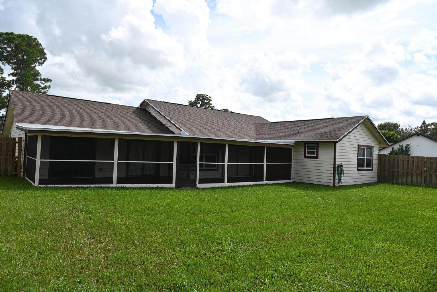 SUGAR POND MANOR OF WELLI - Residential