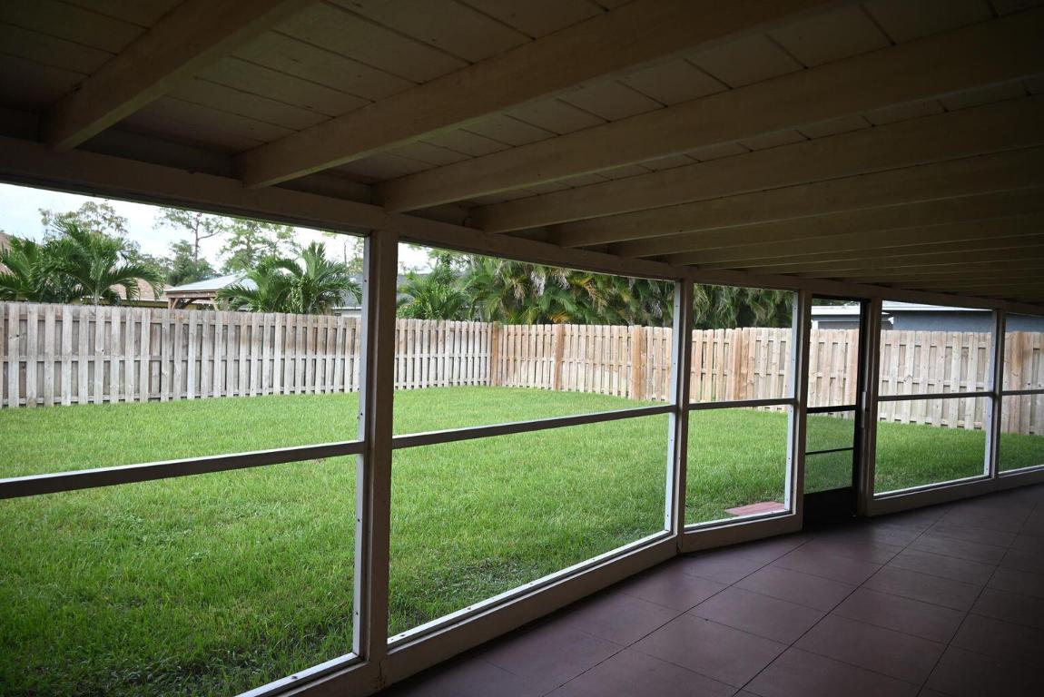 SUGAR POND MANOR OF WELLINGTON - Residential