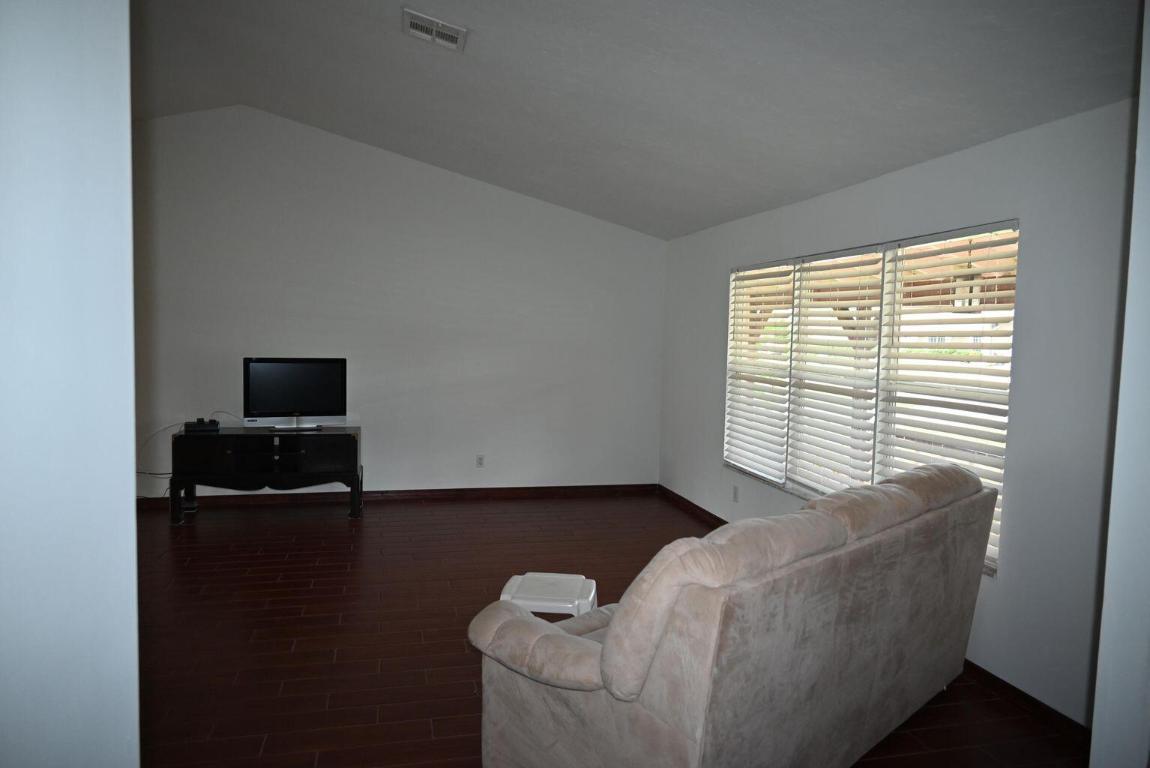 SUGAR POND MANOR OF WELLINGTON - Residential