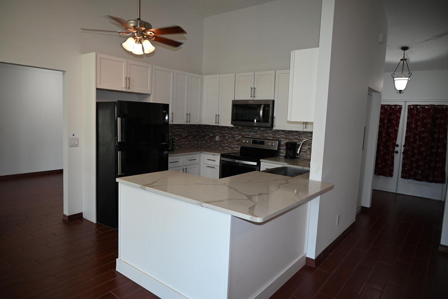 SUGAR POND MANOR OF WELLI - Residential