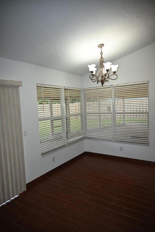 SUGAR POND MANOR OF WELLINGTON - Residential