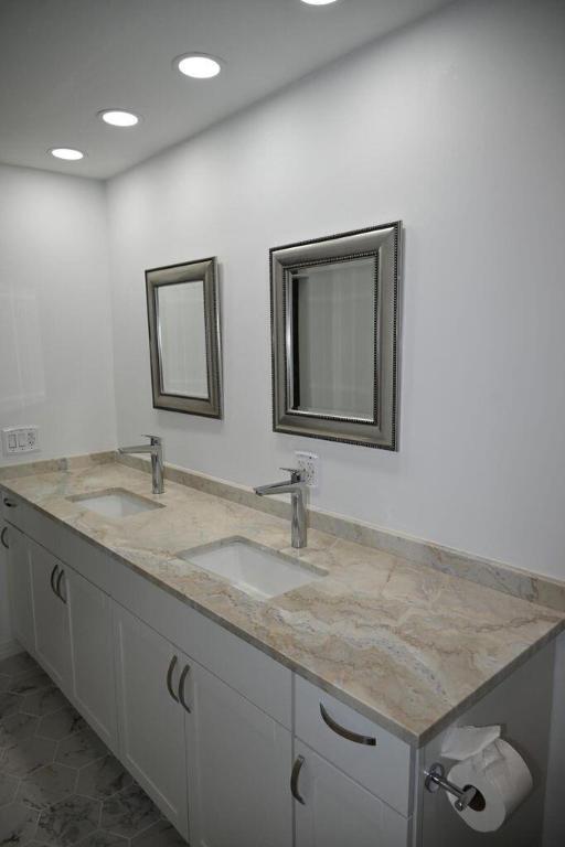 SUGAR POND MANOR OF WELLINGTON - Residential