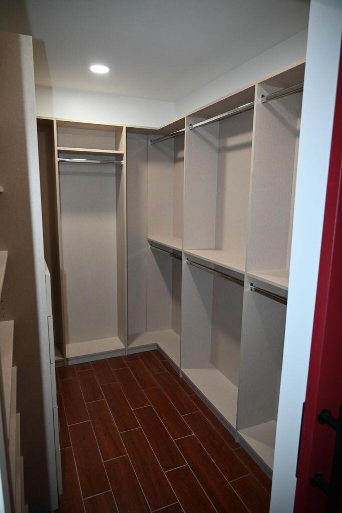 SUGAR POND MANOR OF WELLI - Residential