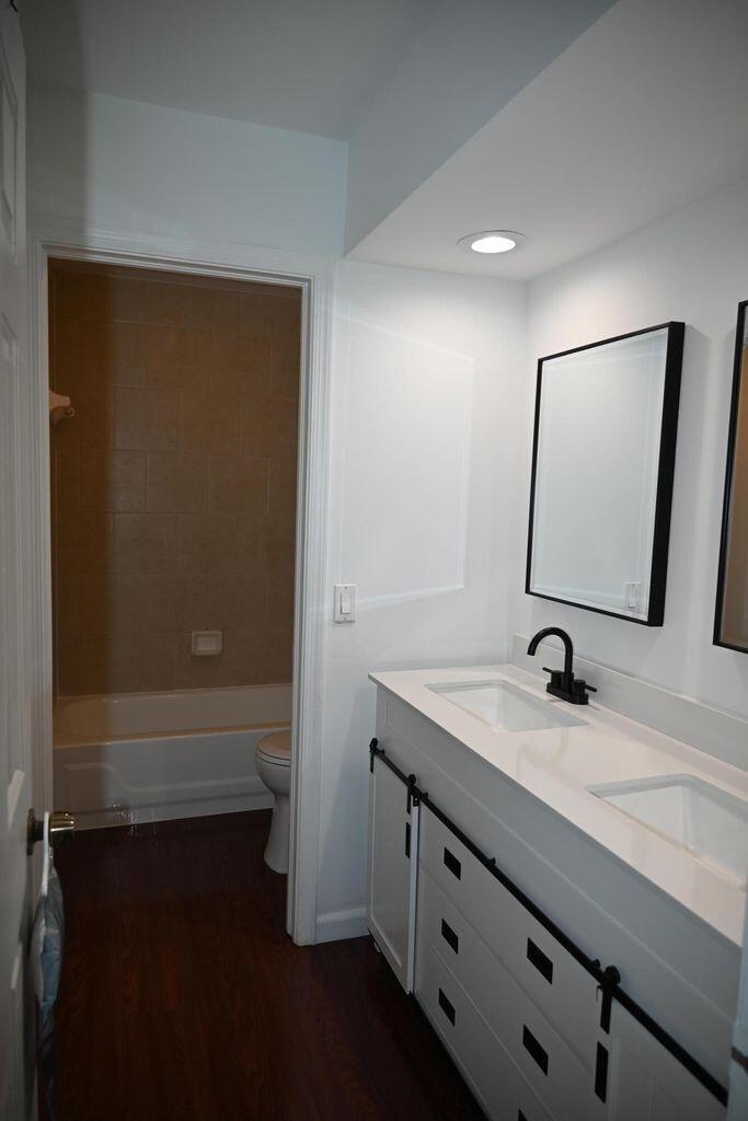 SUGAR POND MANOR OF WELLI - Residential