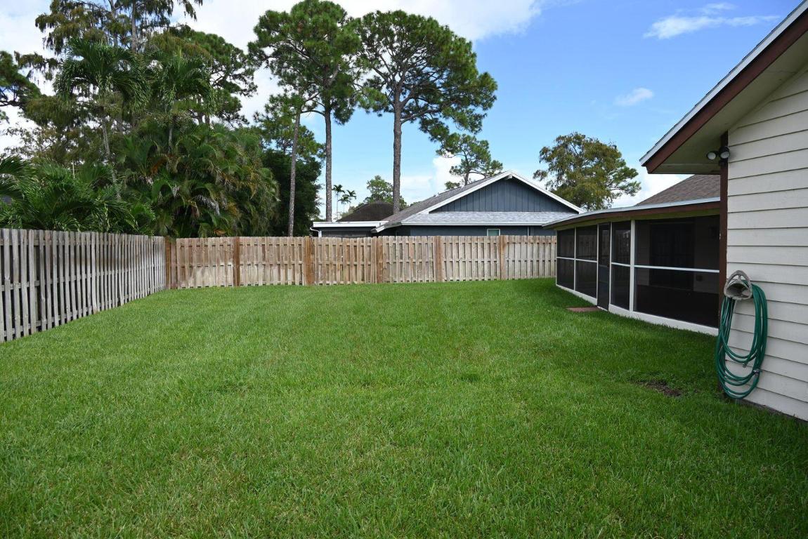 SUGAR POND MANOR OF WELLINGTON - Residential