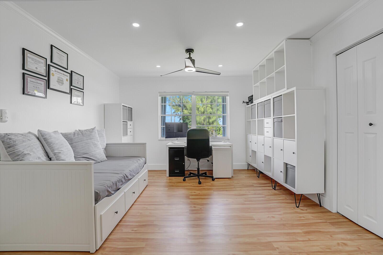 SUGAR SANDS NO 12 COND - Residential