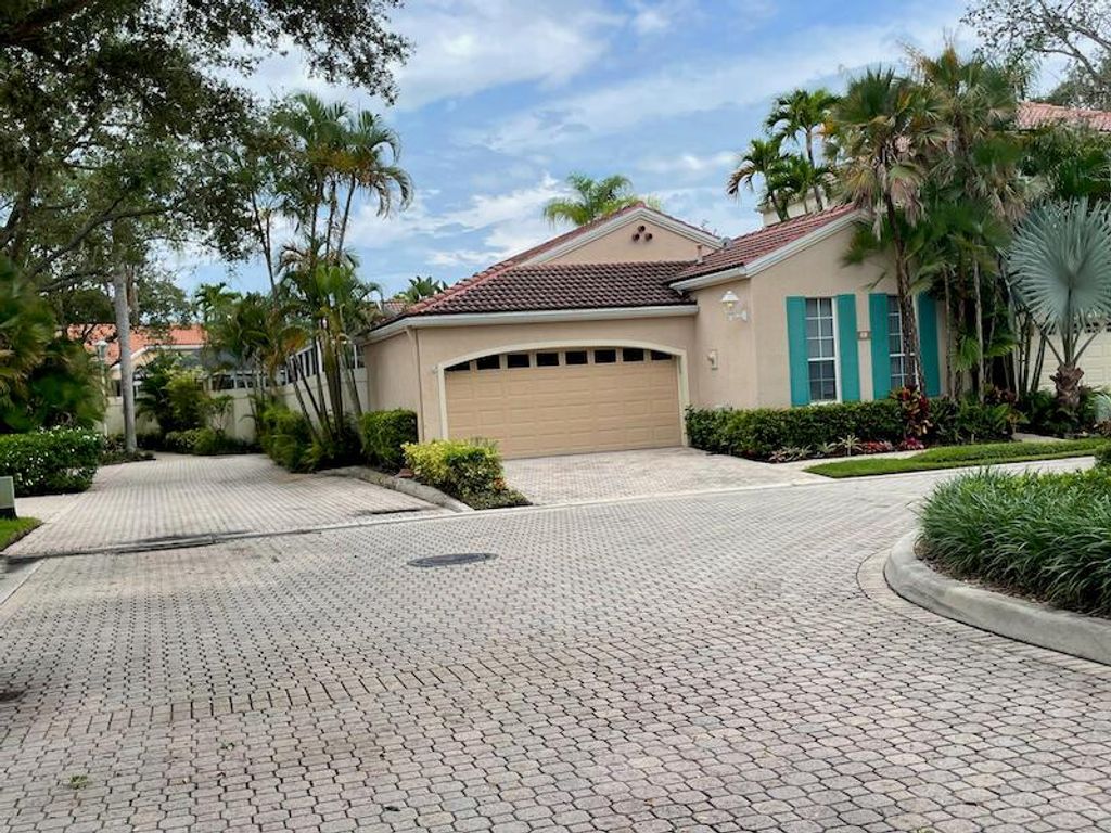 Photo of 51 Via Del Corso, Palm Beach Gardens, FL 33418 (MLS # R10901010)