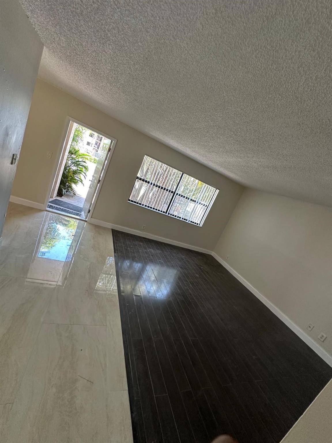 9860 Nob Hill Ct 9860