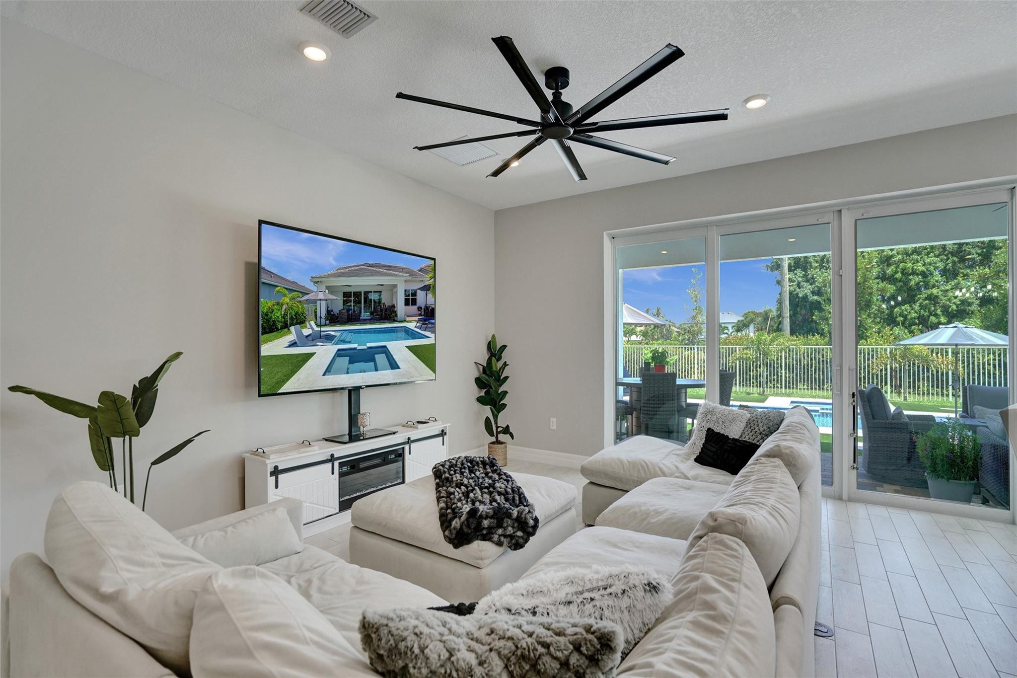 WINDSONG ESTATES - Residential