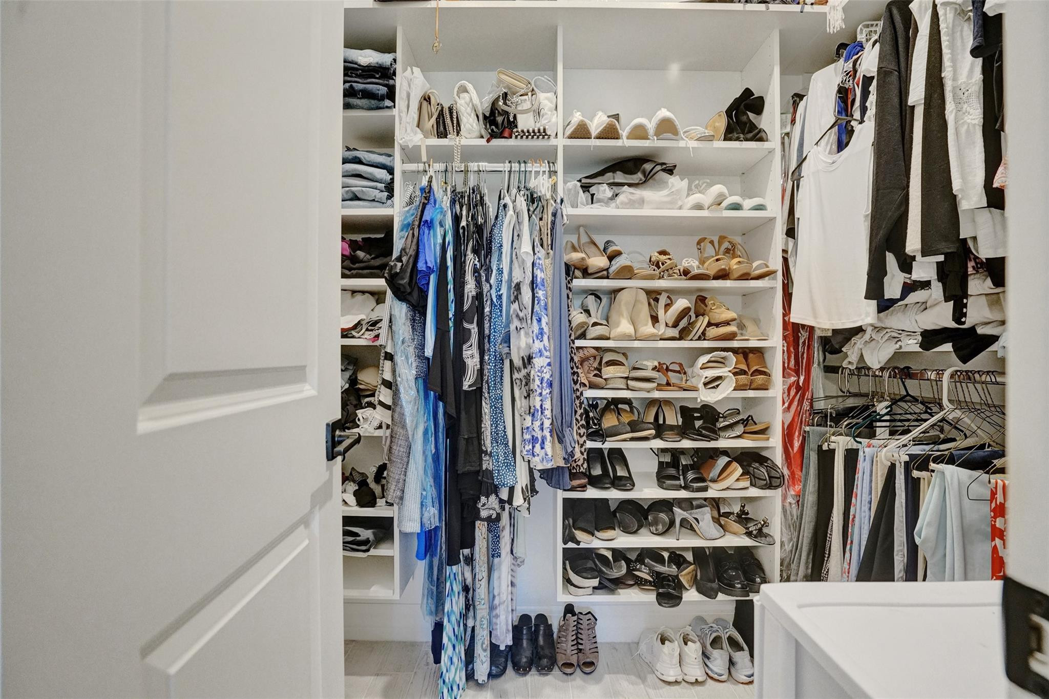 WINDSONG ESTATES - Residential