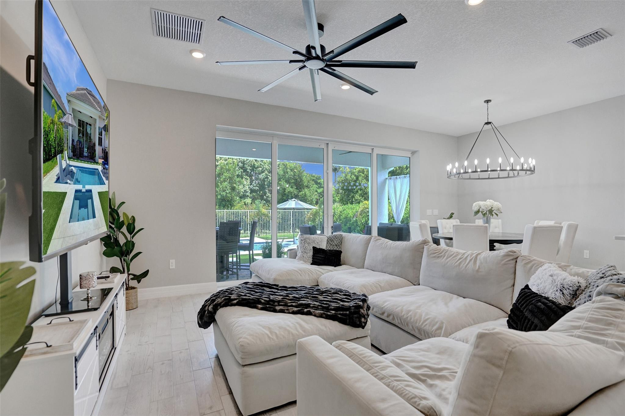 WINDSONG ESTATES - Residential