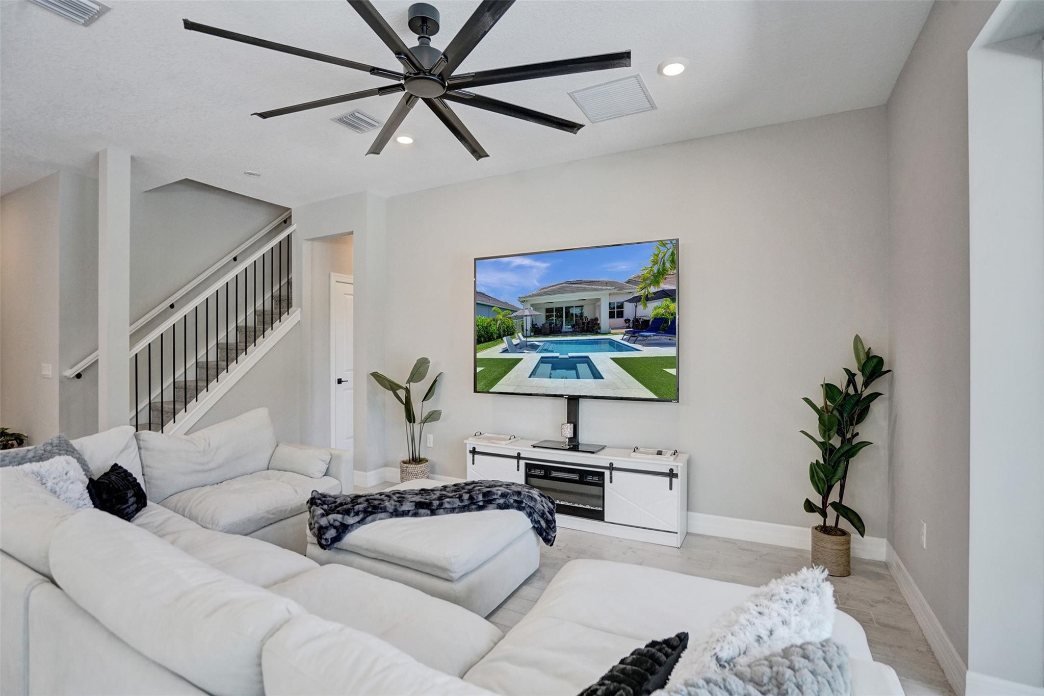 WINDSONG ESTATES - Residential