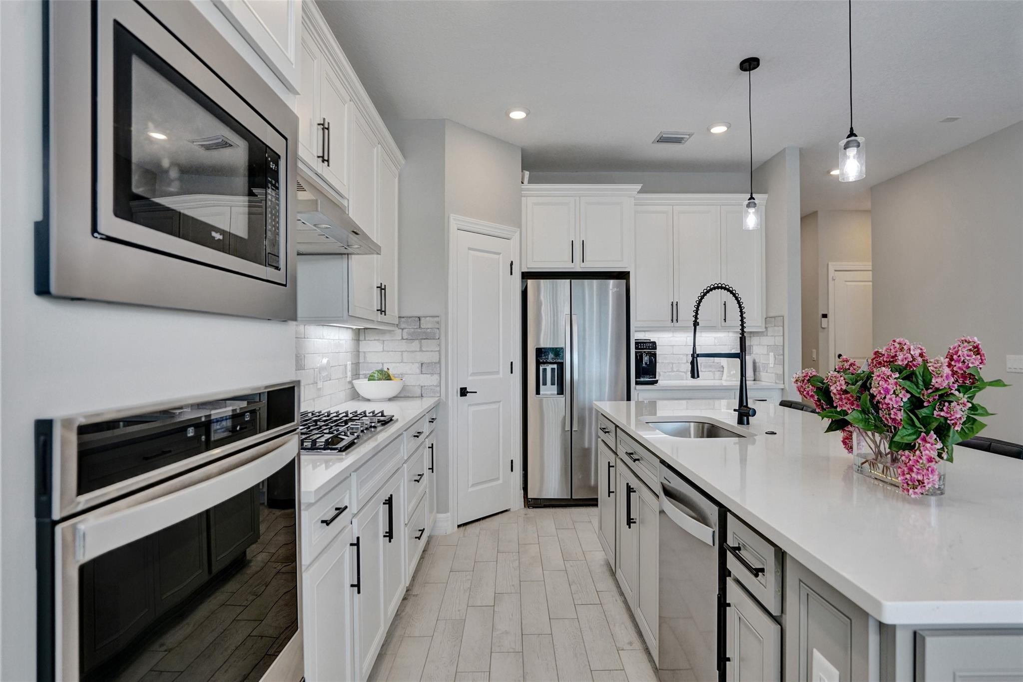 WINDSONG ESTATES - Residential