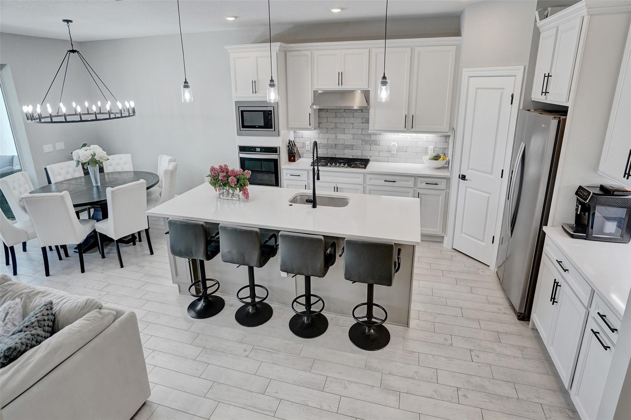 WINDSONG ESTATES - Residential