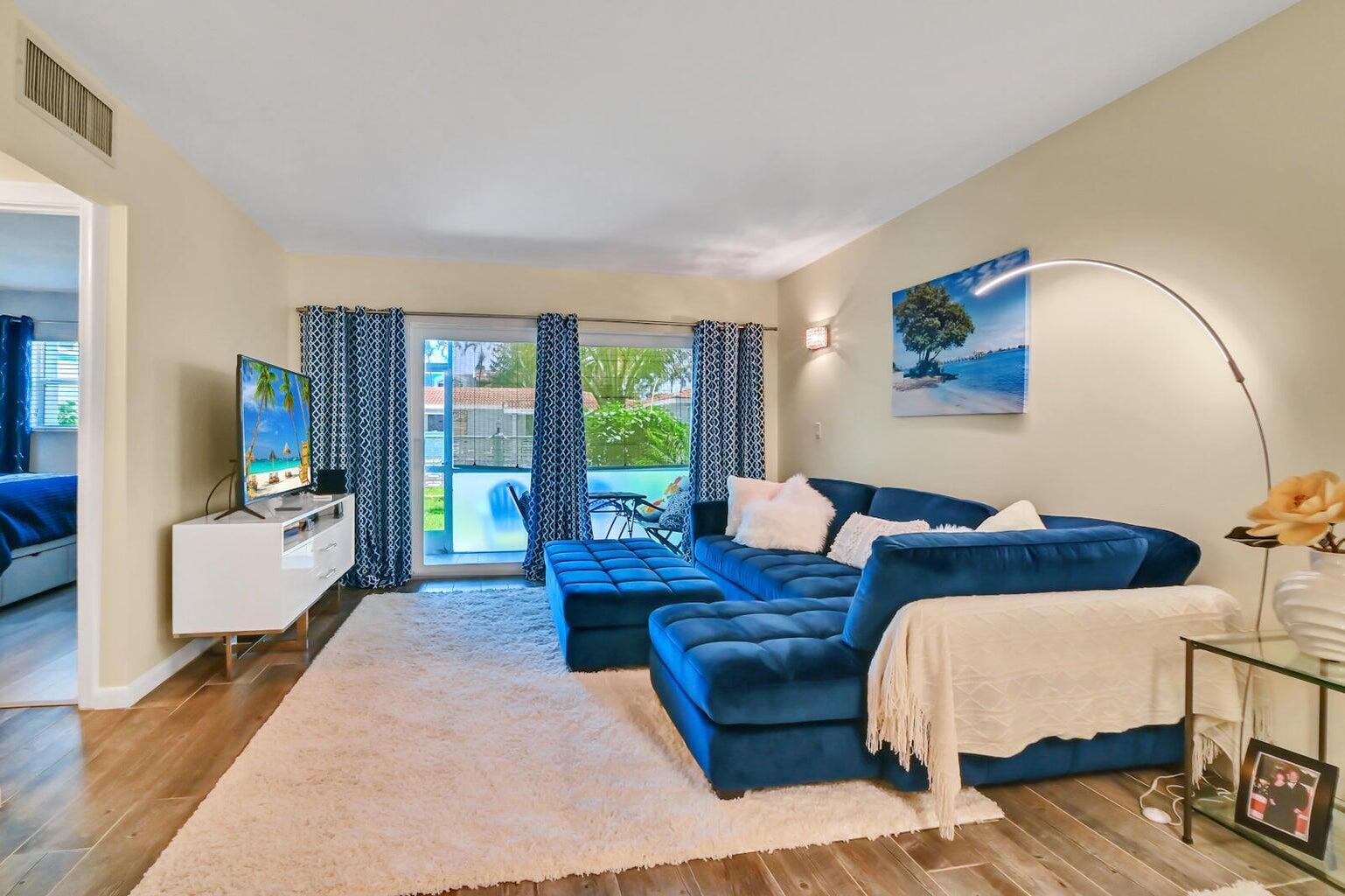 1432 S Lakeside Drive 2