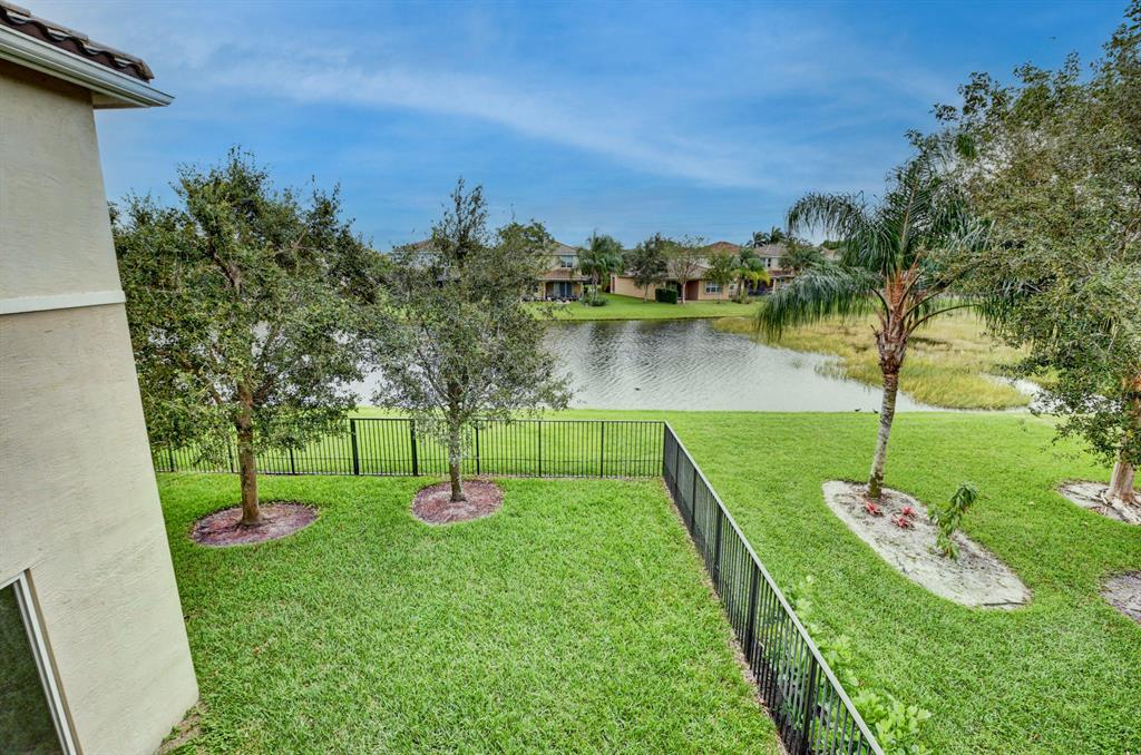 CANYON TRAILS - Residential