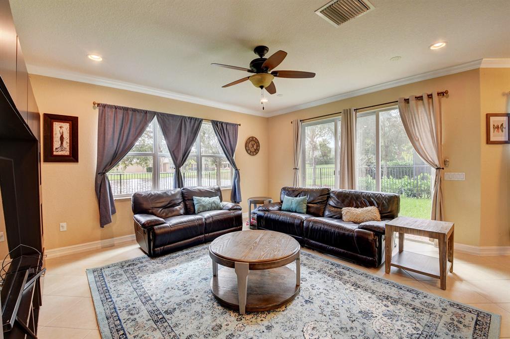 CANYON TRAILS - Residential