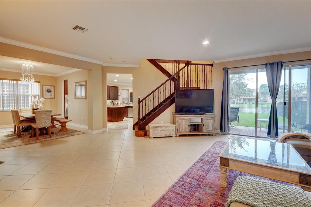 CANYON TRAILS - Residential