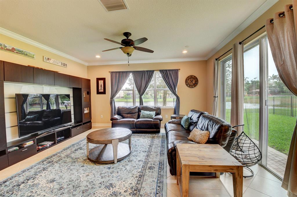 CANYON TRAILS - Residential