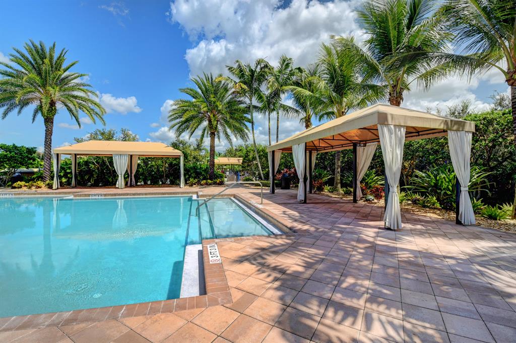 CANYON TRAILS - Residential