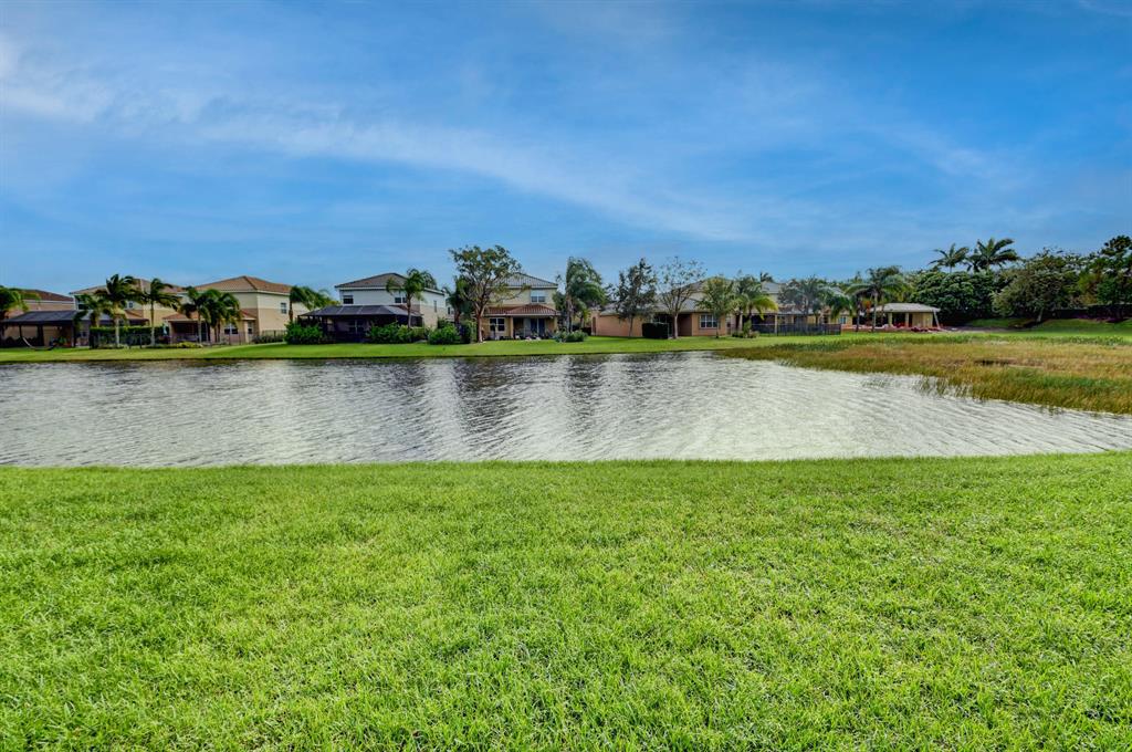 CANYON TRAILS - Residential