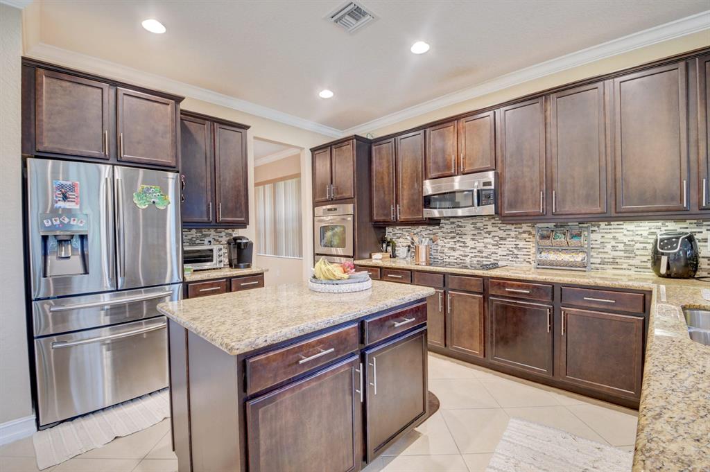 CANYON TRAILS - Residential