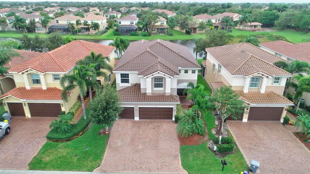 CANYON TRAILS - Residential