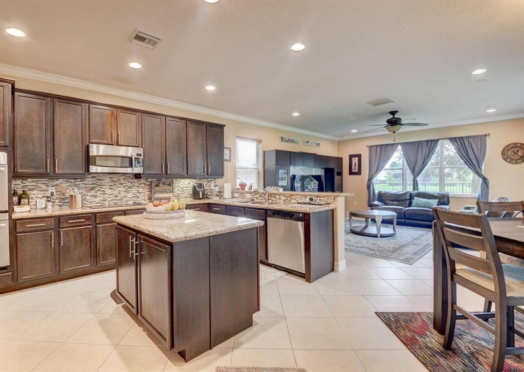 CANYON TRAILS - Residential