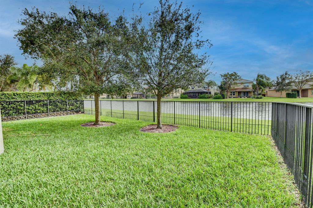 CANYON TRAILS - Residential