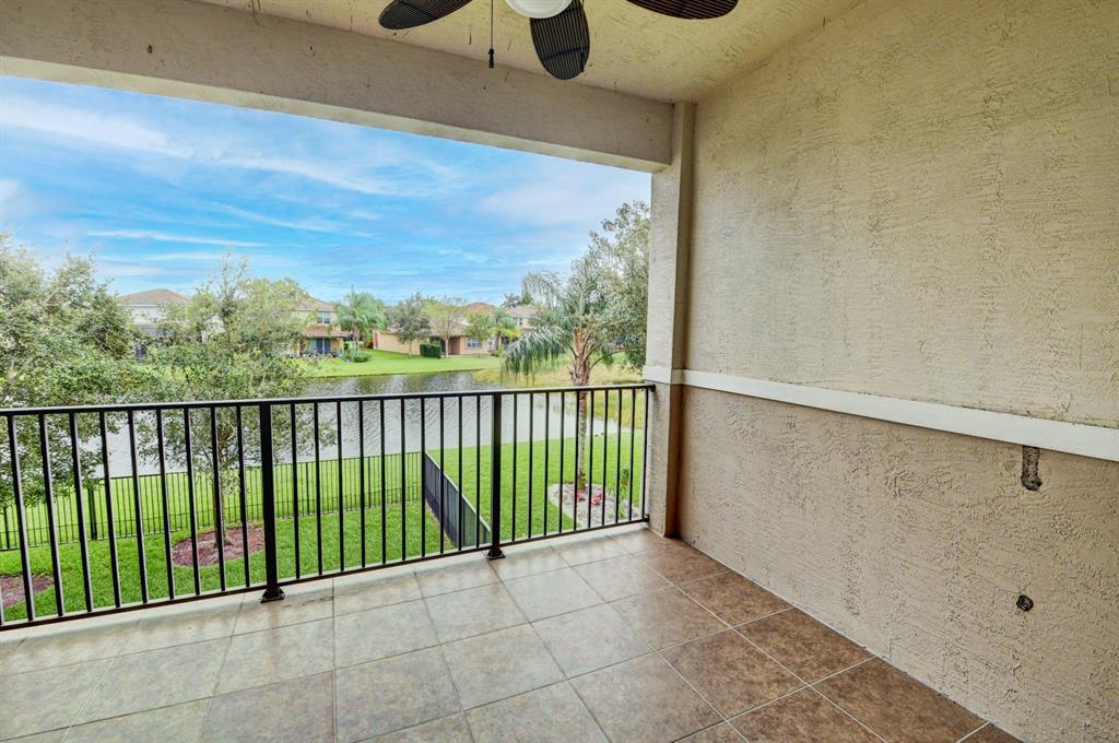 CANYON TRAILS - Residential