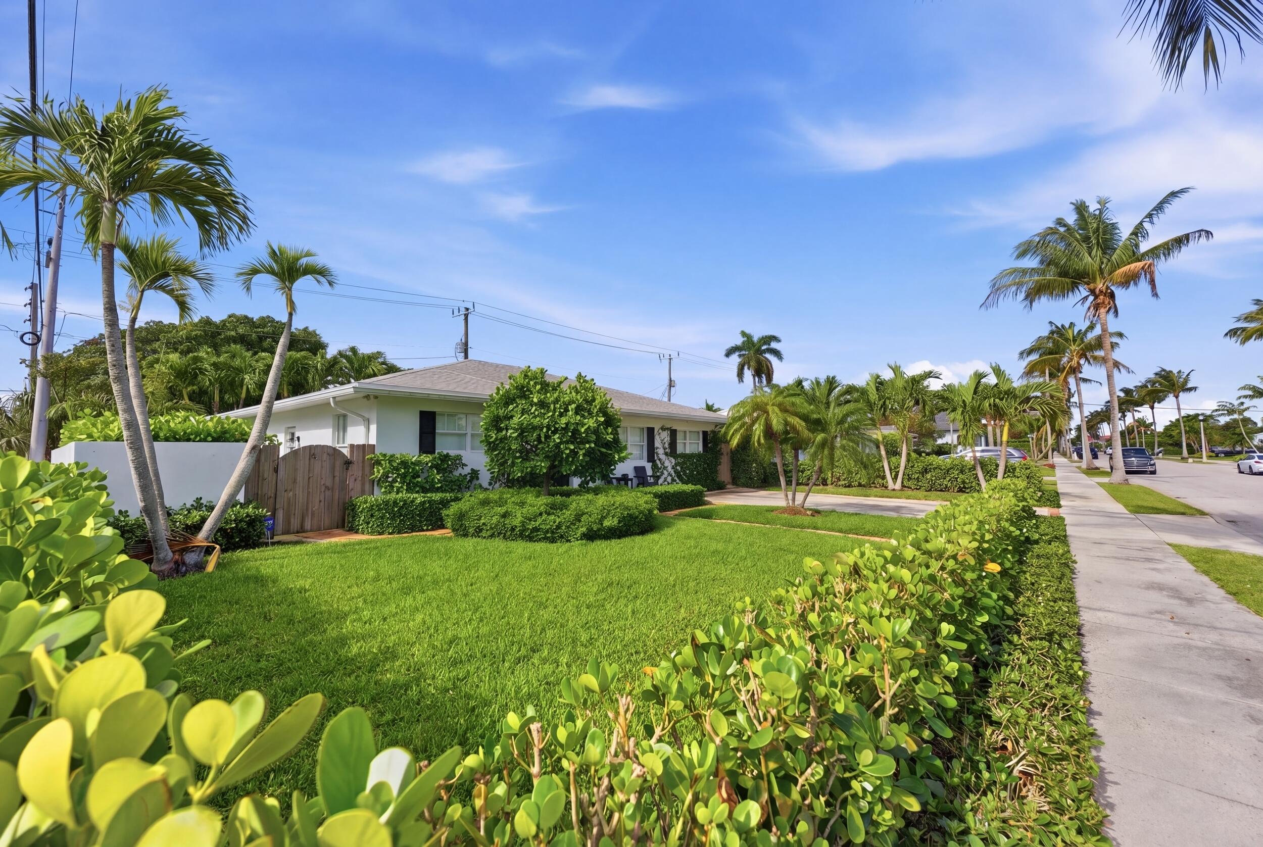 300 Lytle Street, West Palm Beach, FL, 33405/$1,875,000 3 300 Lytle Street