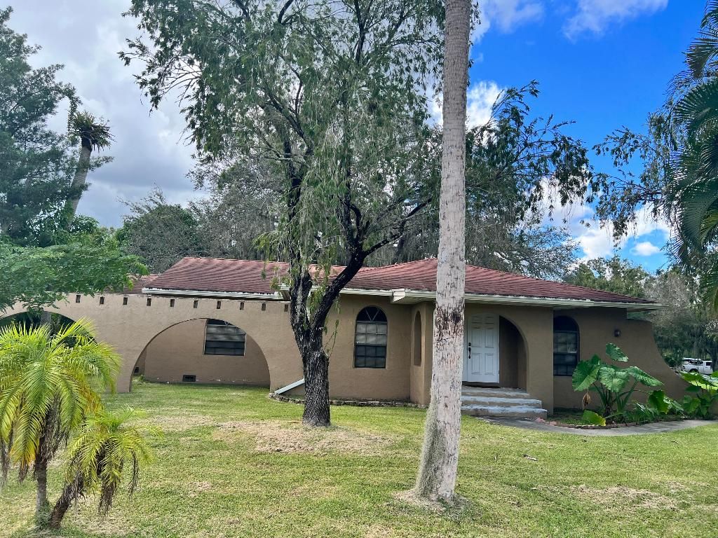 Photo of 505 Hartman Road, Fort Pierce, FL 34947 (MLS # R10936298)