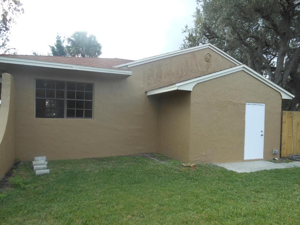 Photo of 505 Hartman Road, Fort Pierce, FL 34947 (MLS # R10936298)