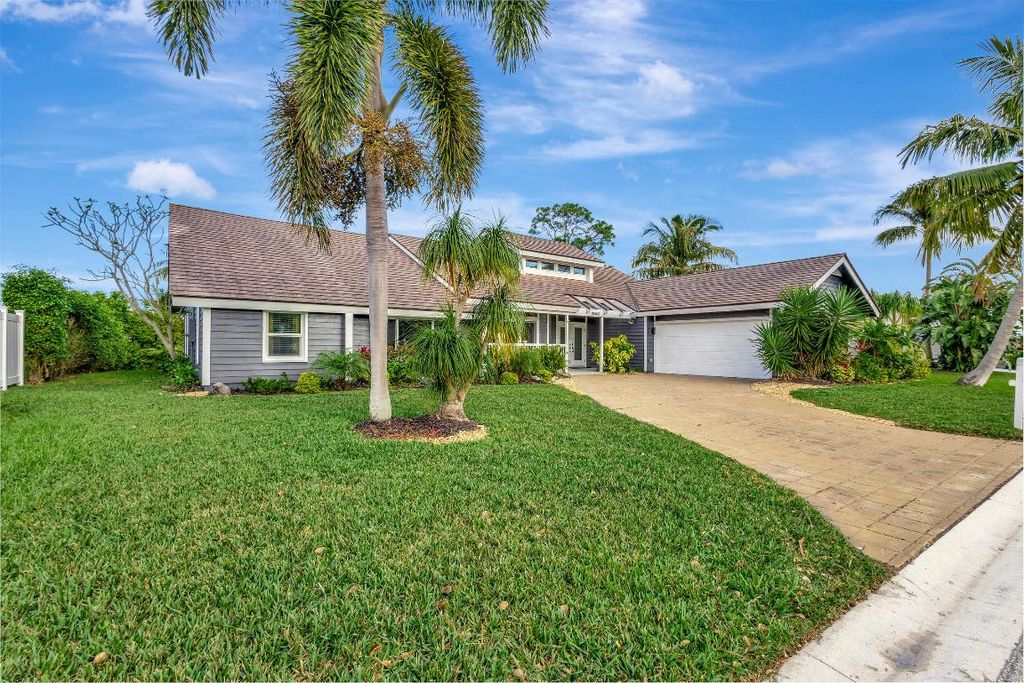 Photo of 10440 SE Jupiter Narrows Drive, Hobe Sound, FL 33455 (MLS # R10956529)