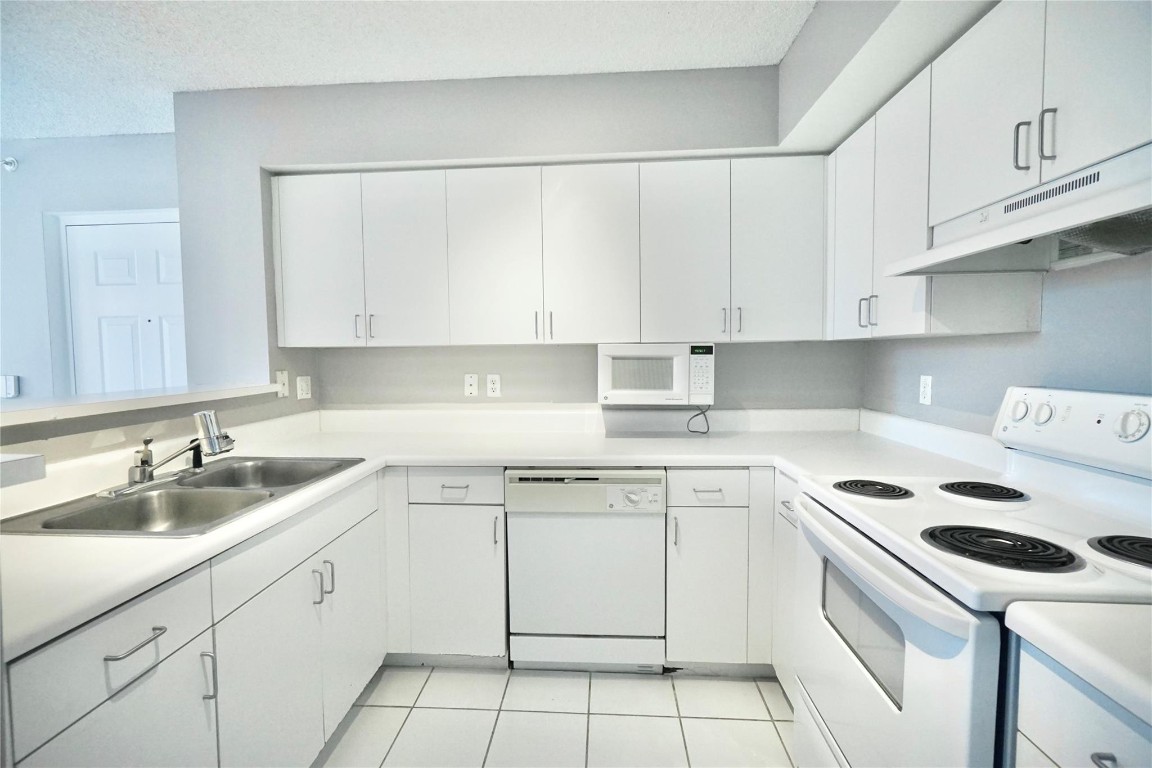 CARRINGTON COCONUT CREEK - Residential Lease