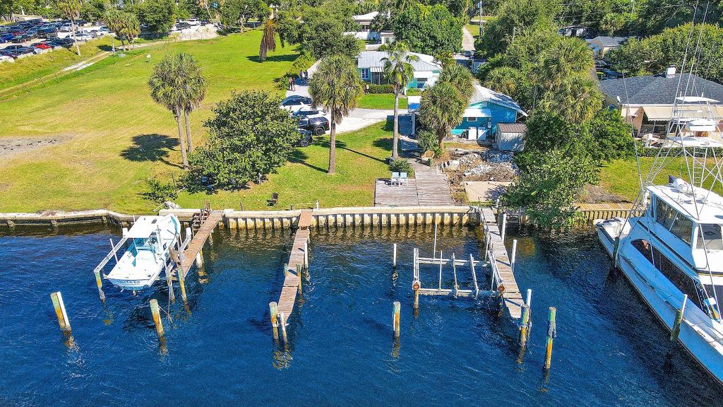 Photo of 2031 Melody Lane, Palm Beach Gardens, FL 33410 (MLS # R11135571)