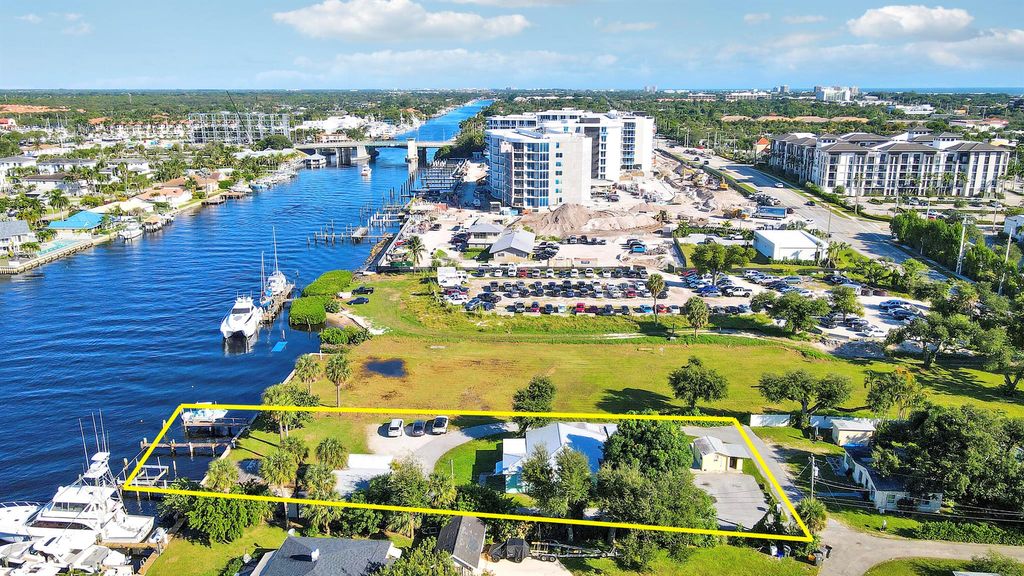 Photo of 2031 Melody Lane, Palm Beach Gardens, FL 33410 (MLS # R11135571)