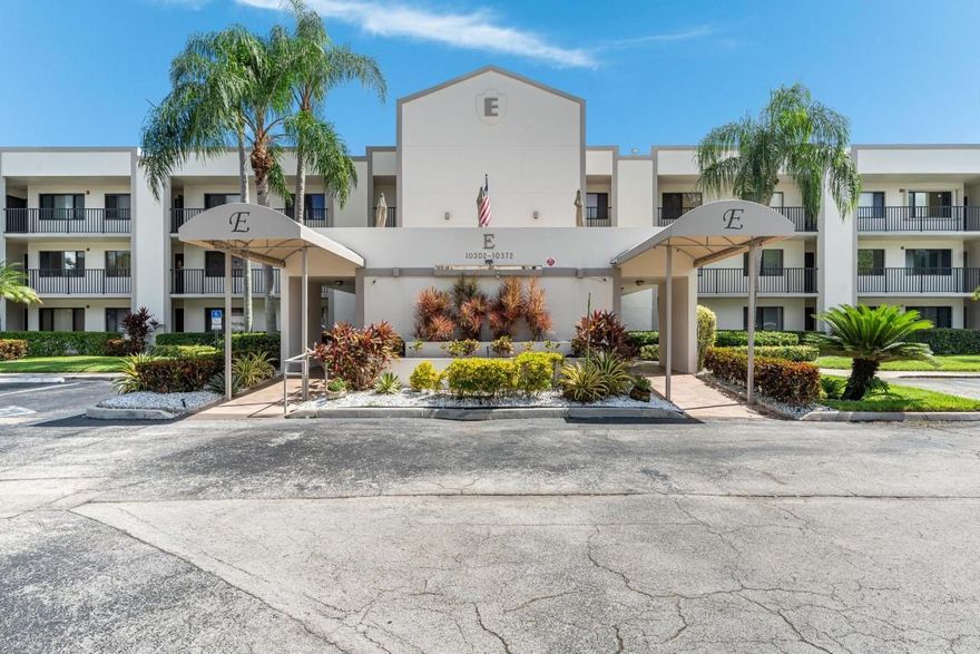 Situated in a sought after Kings Point community, this 2 bedroom condo is the ideal dual threat opportunity for any investor. This is a gated community with a 24 hour guard gate, the HOA is up to date with all it's assessments and insurance requirements, the building has brand new elevators a fully comprehensive HOA with a club house, gym, pool and much more. This unit overlooks a body of water and only requires minimal cosmetics to maximize its value. Comps are well in the 200k range.
