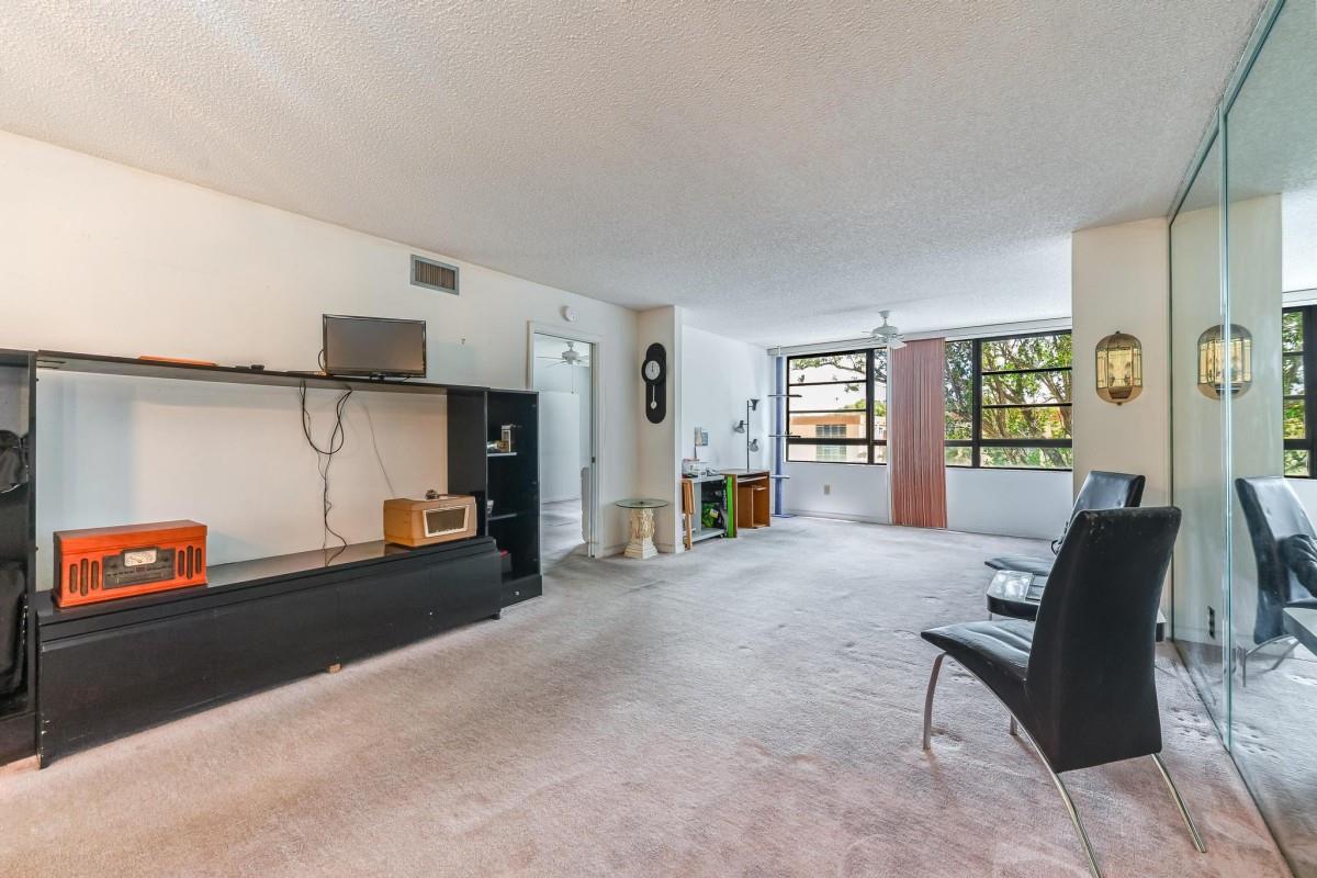 KINGS POINT PROPERTIES - Residential