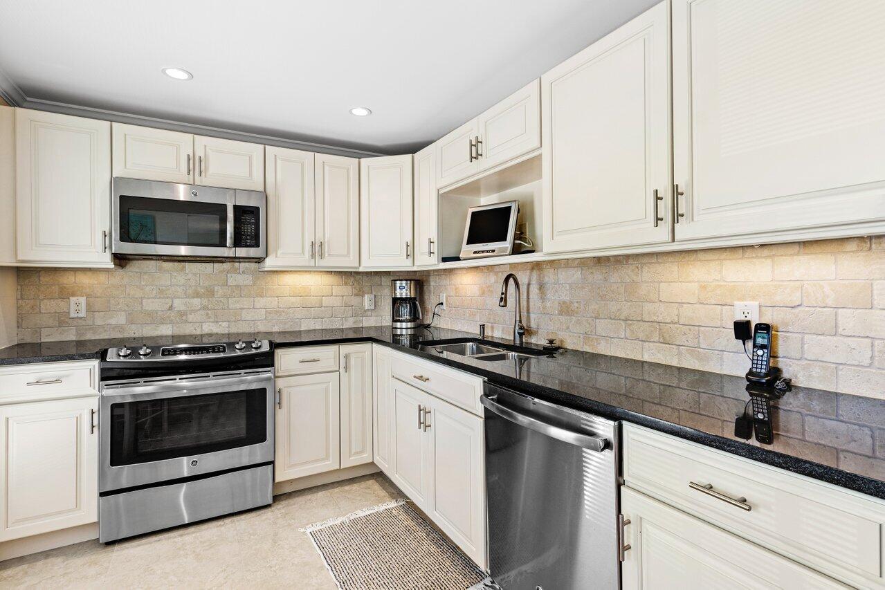 4643 Kittiwake Court Kingfisher N