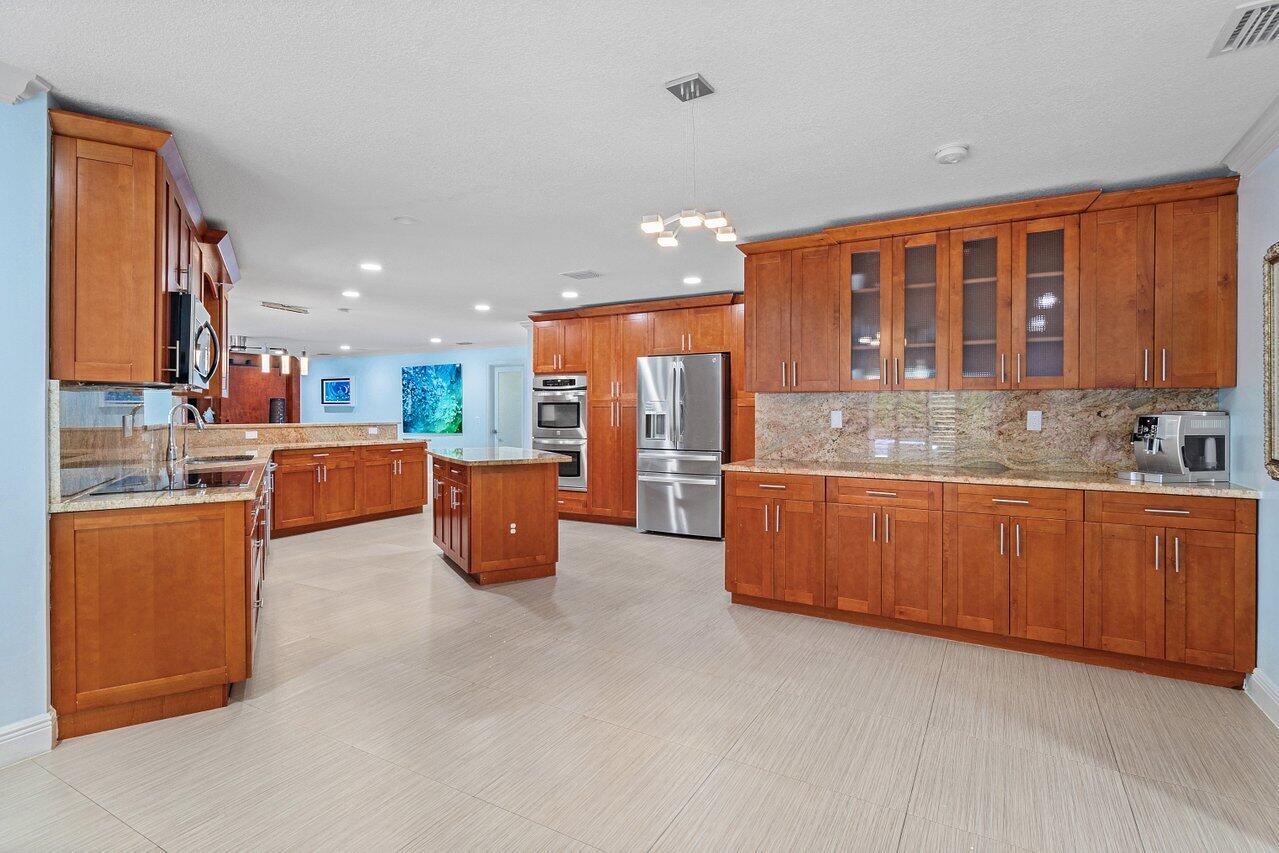 YACHT CLUB - Residential