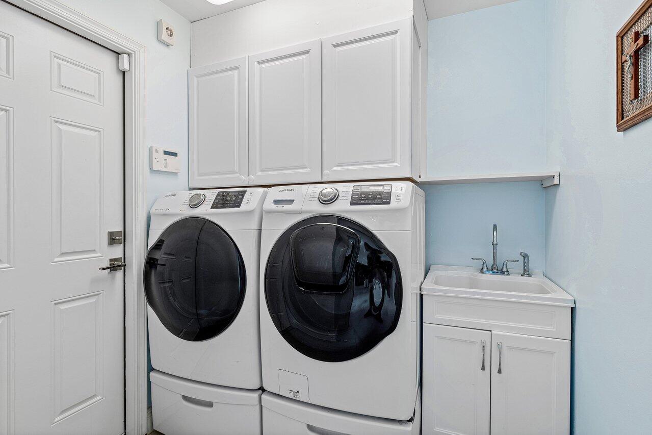 YACHT CLUB - Residential