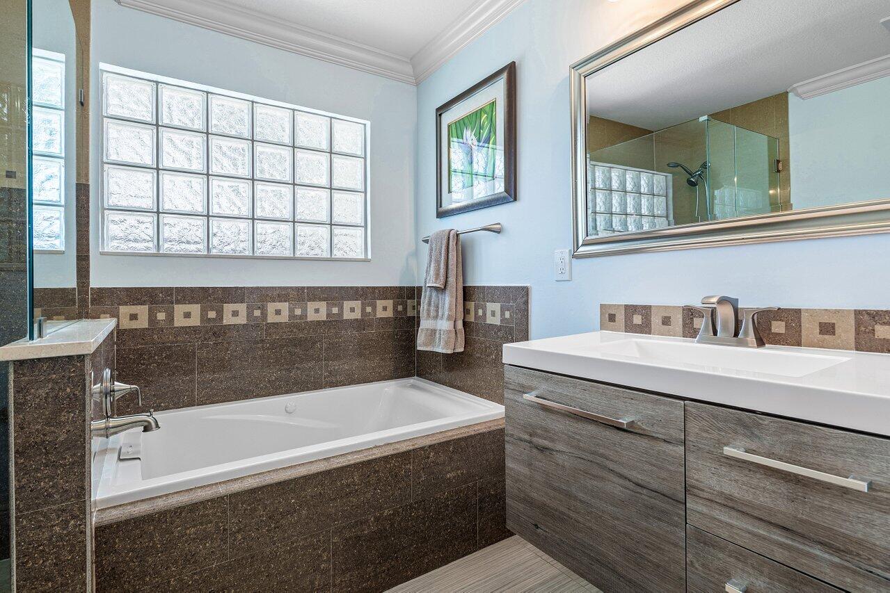 YACHT CLUB - Residential