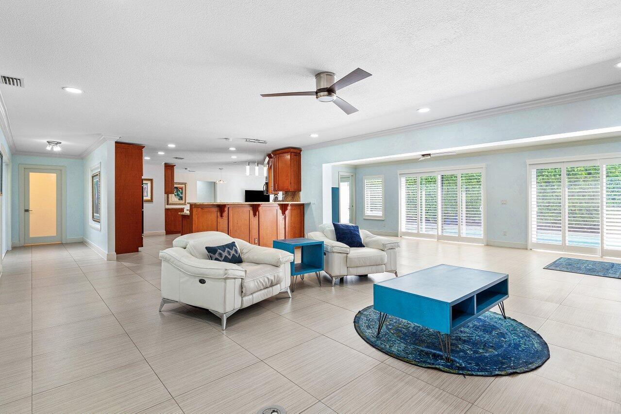 YACHT CLUB - Residential