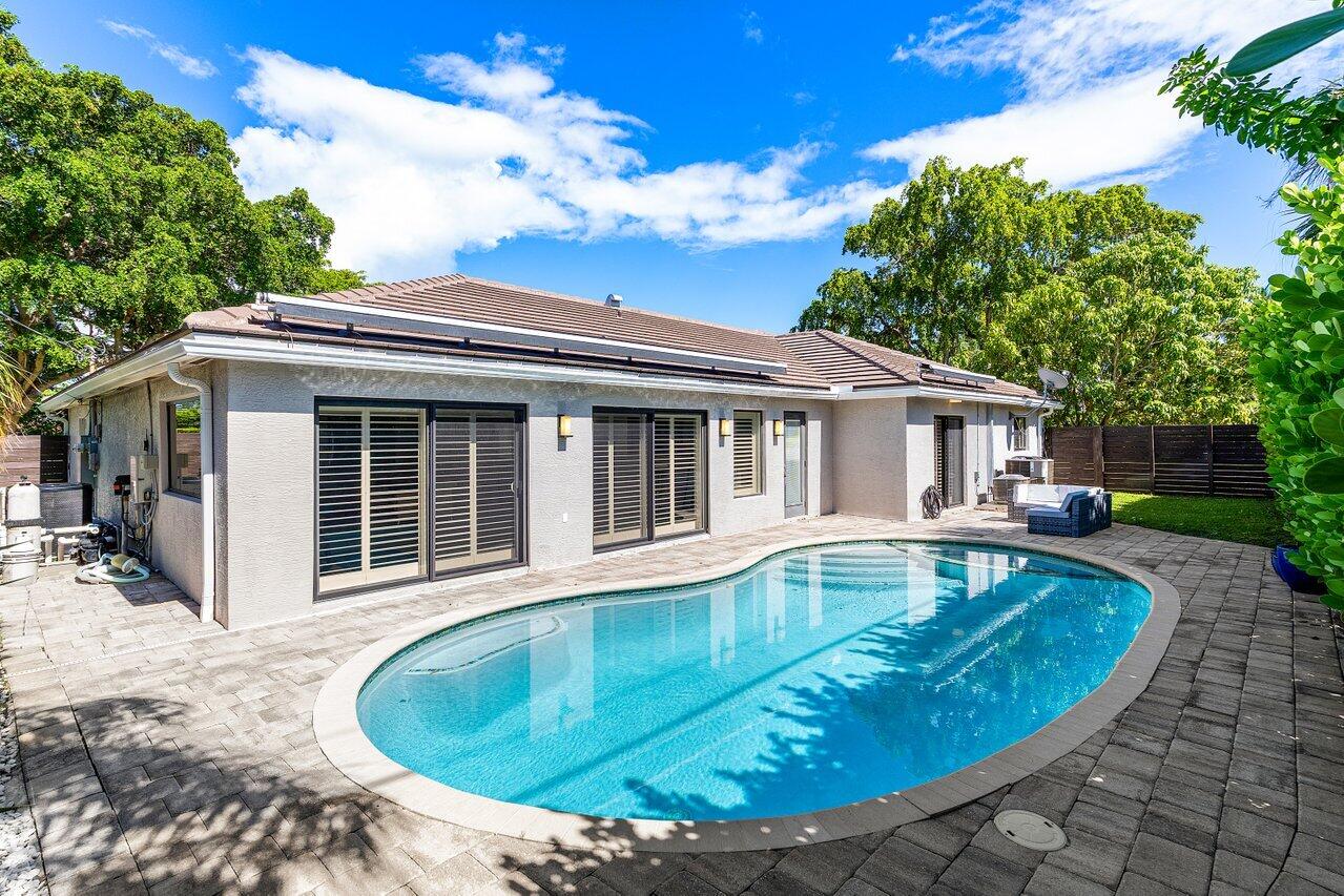 YACHT CLUB - Residential